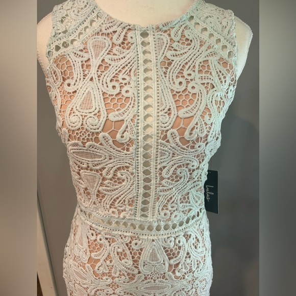 Lulu’s Lace Easter Wedding Bridal Baby Shower Dress - Picture 2 of 3